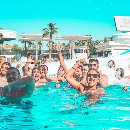 Sunthalia & Ultra Adults Only Party Отель